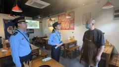 <b>金山区市场监管局织密织牢市平易近“舌尖上的</b>